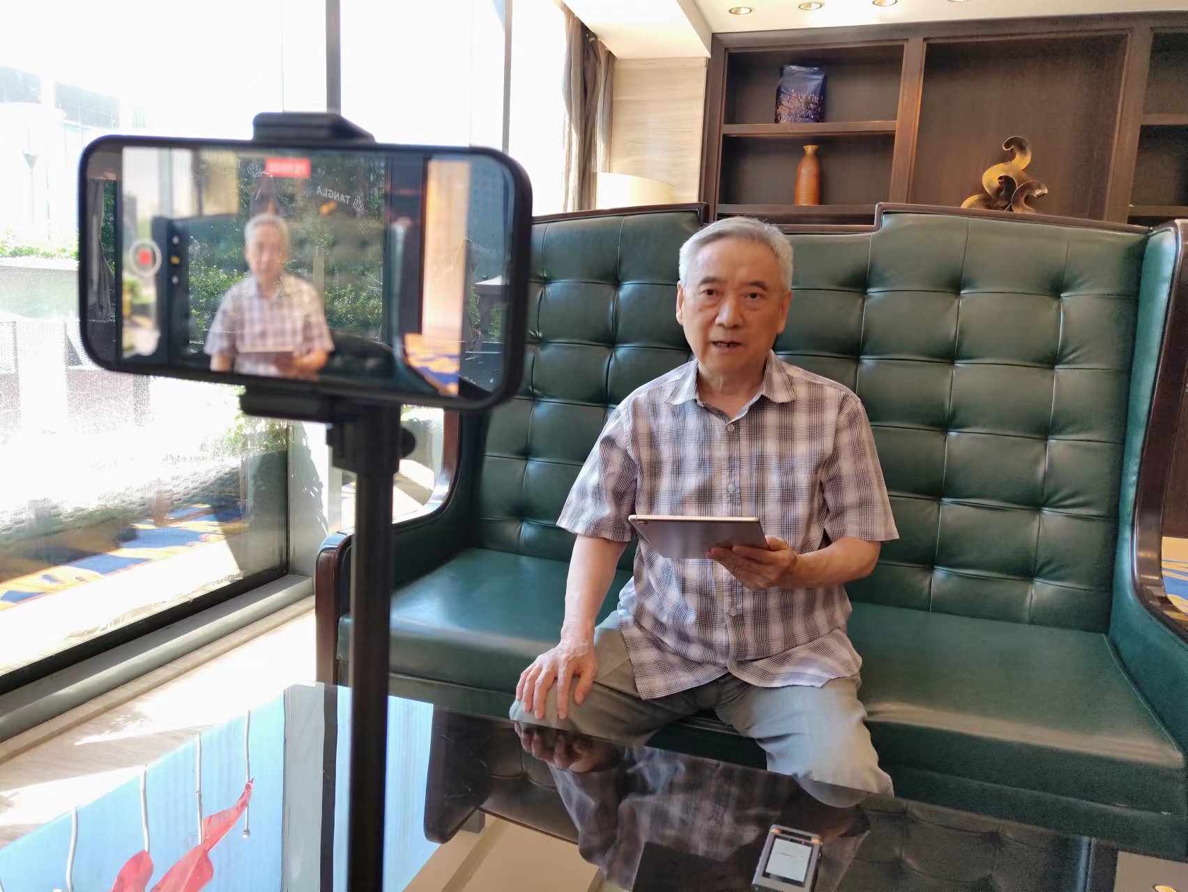 徐錠明:助力地?zé)岙a(chǎn)業(yè)高質(zhì)量發(fā)展 攜手打造熱數(shù)字時(shí)代的地?zé)崮軓?qiáng)國(guó)-地大熱能 徐錠明:助力地?zé)岙a(chǎn)業(yè)高質(zhì)量發(fā)展 攜手打造熱數(shù)字時(shí)代的地?zé)崮軓?qiáng)國(guó)-地大熱能