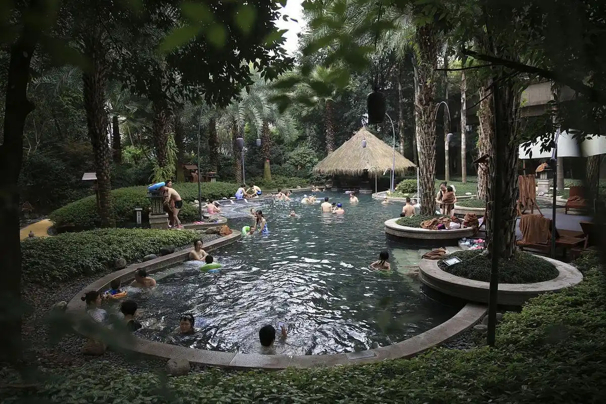 天冷哪里泡溫泉？重慶有沒有“假溫泉”？溫泉分布在哪些區域？-地大熱能